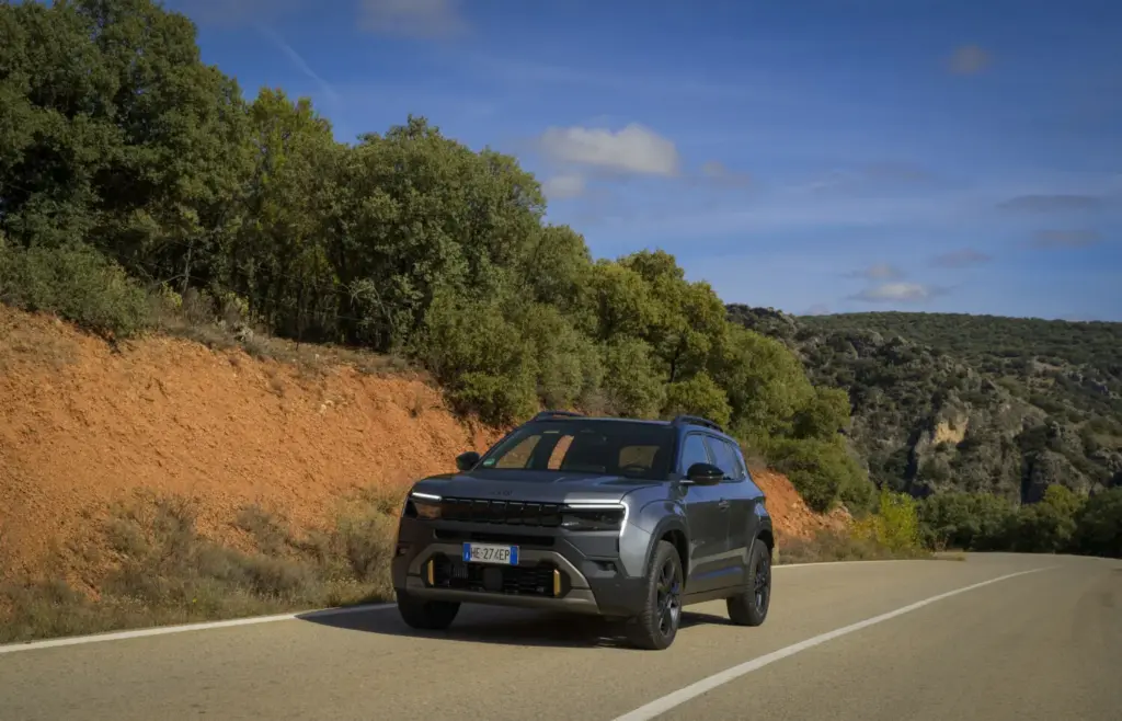Primera prueba del Jeep Avenger 2027: Así cambia tras su renovación de mitad de ciclo 58 Motor16 Primera prueba del Jeep Avenger 2027: Así cambia tras su renovación de mitad de ciclo