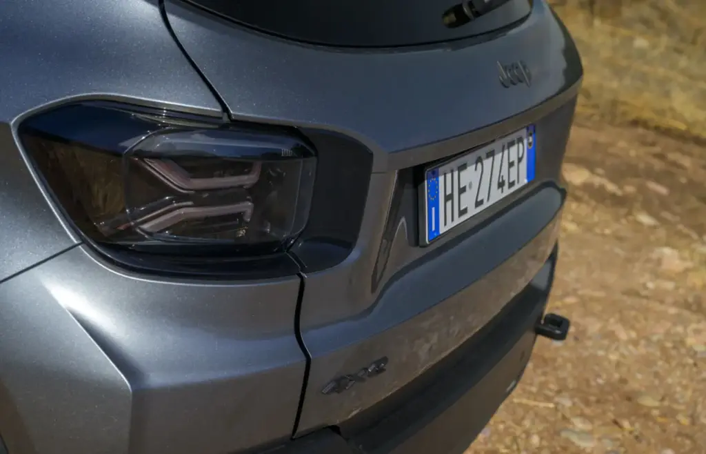 Primera prueba del Jeep Avenger 2027: Así cambia tras su renovación de mitad de ciclo 56 Motor16 Primera prueba del Jeep Avenger 2027: Así cambia tras su renovación de mitad de ciclo