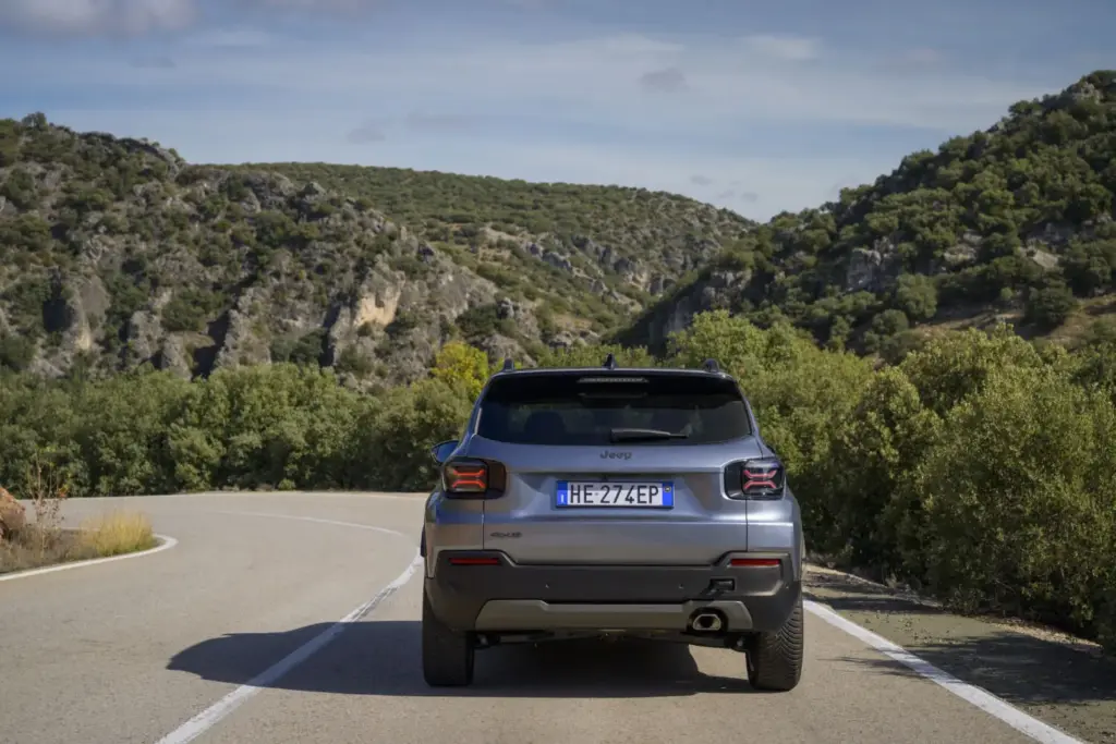 Primera prueba del Jeep Avenger 2027: Así cambia tras su renovación de mitad de ciclo 54 Motor16 Primera prueba del Jeep Avenger 2027: Así cambia tras su renovación de mitad de ciclo