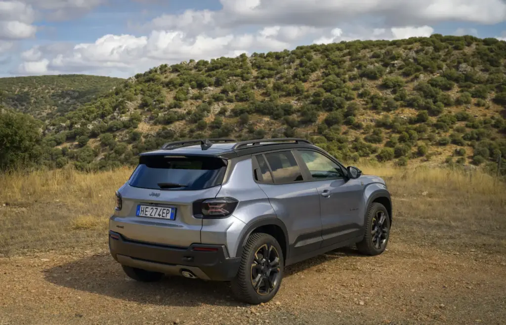 Primera prueba del Jeep Avenger 2027: Así cambia tras su renovación de mitad de ciclo 52 Motor16 Primera prueba del Jeep Avenger 2027: Así cambia tras su renovación de mitad de ciclo