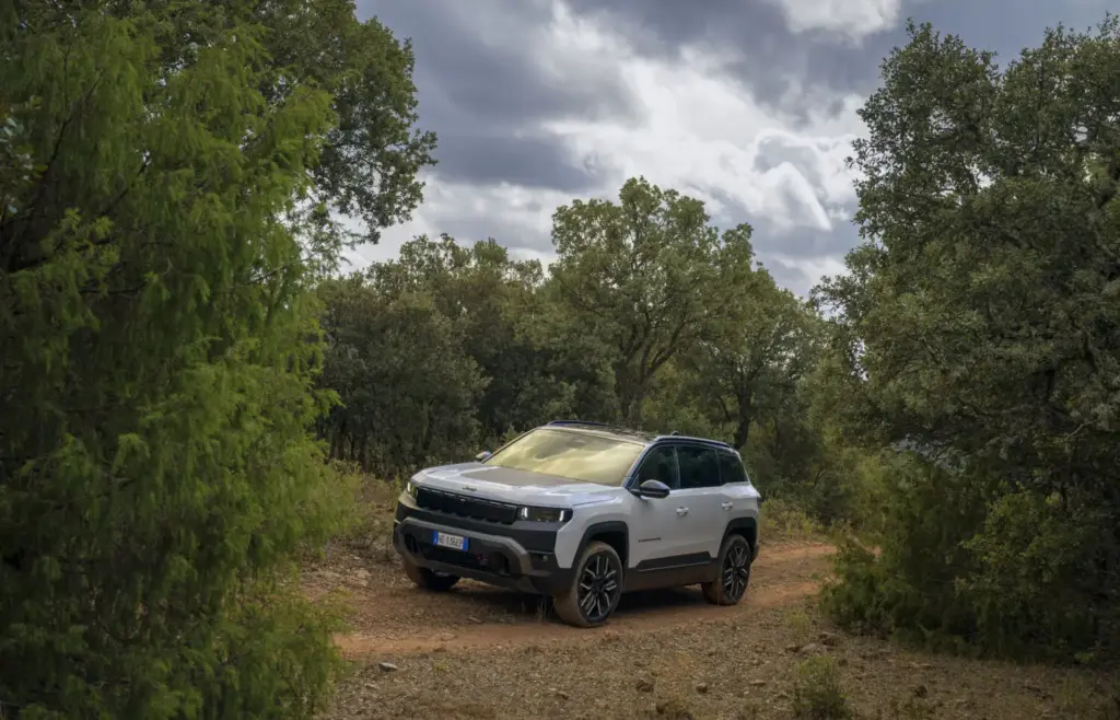 Toma de contacto del Jeep Compass 4xe: Un verdadero 4x4, le pese a quien le pese 76 Motor16 jeep compass 4xe prueba motor 16 16 Motor16