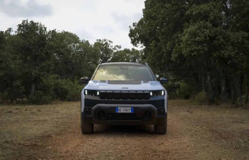 Toma de contacto del Jeep Compass 4xe: Un verdadero 4x4, le pese a quien le pese 73 Motor16 jeep compass 4xe prueba motor 16 19 Motor16