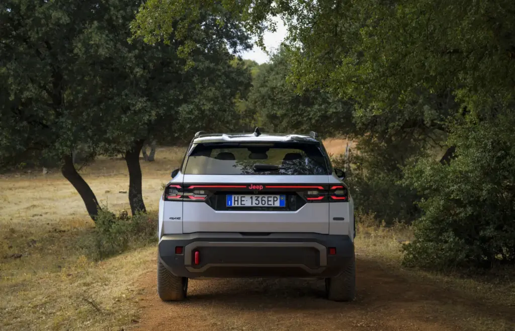 Toma de contacto del Jeep Compass 4xe: Un verdadero 4x4, le pese a quien le pese 69 Motor16 jeep compass 4xe prueba motor 16 23 Motor16