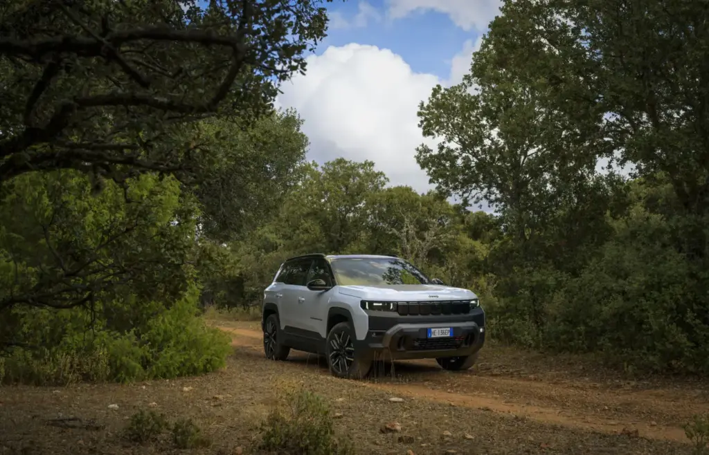 Toma de contacto del Jeep Compass 4xe: Un verdadero 4x4, le pese a quien le pese 64 Motor16 jeep compass 4xe prueba motor 16 28 Motor16