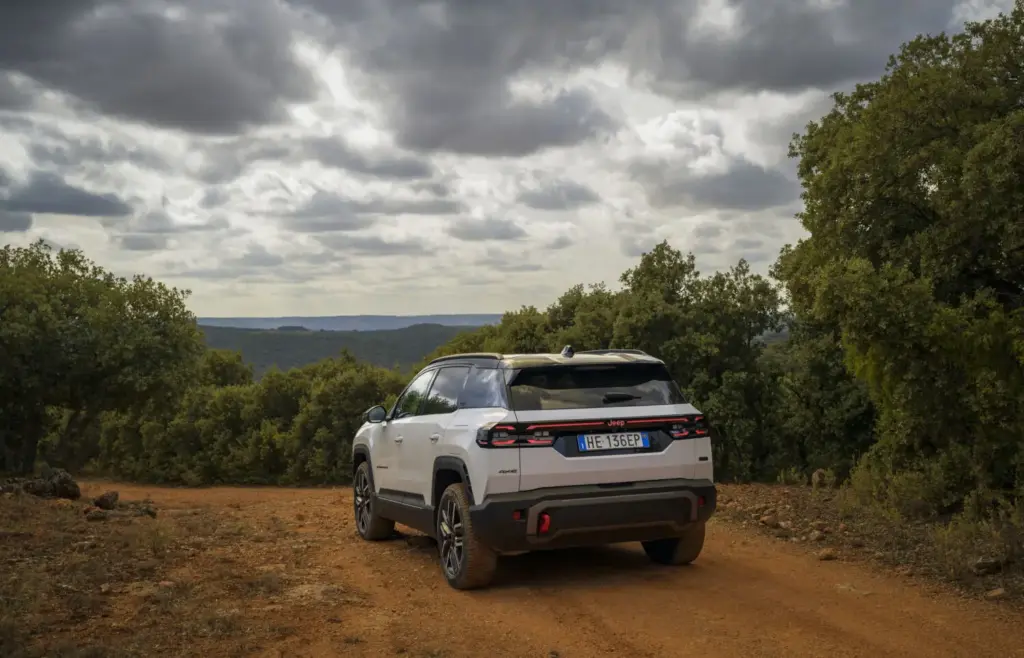 Toma de contacto del Jeep Compass 4xe: Un verdadero 4x4, le pese a quien le pese 63 Motor16 jeep compass 4xe prueba motor 16 29 Motor16