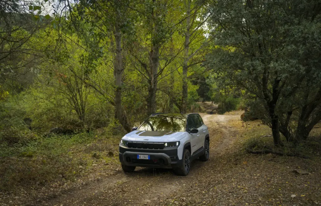 Toma de contacto del Jeep Compass 4xe: Un verdadero 4x4, le pese a quien le pese 43 Motor16 jeep compass 4xe prueba motor 16 49 Motor16