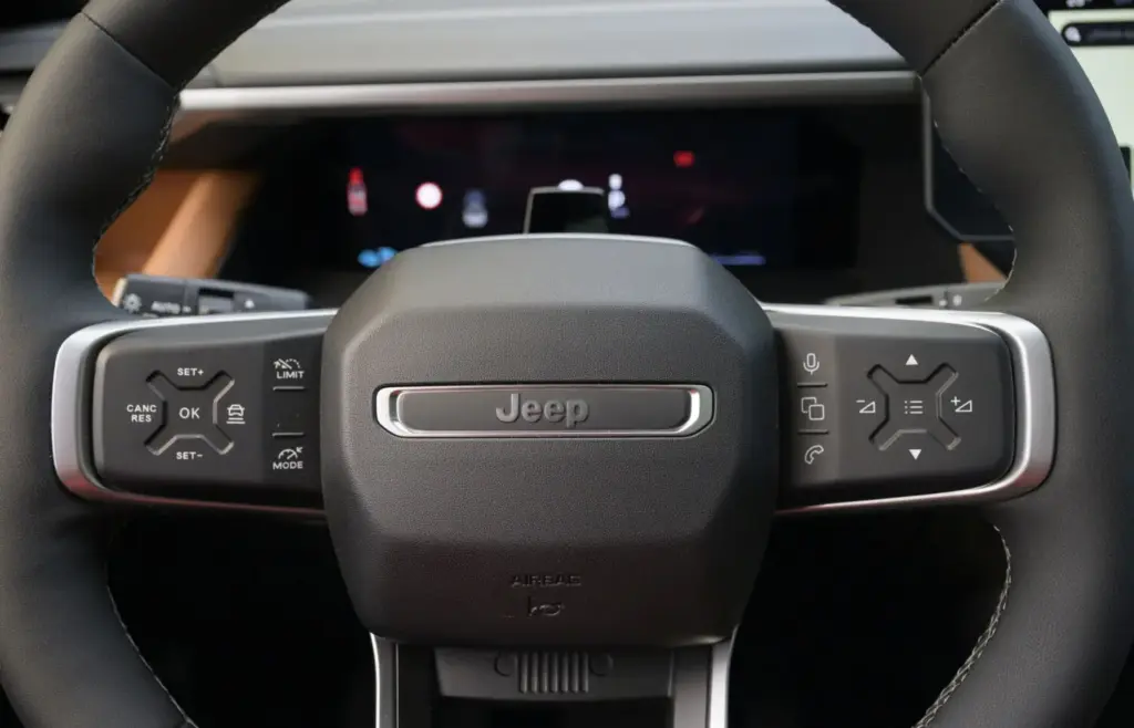 Toma de contacto del Jeep Compass 4xe: Un verdadero 4x4, le pese a quien le pese 6 Motor16 jeep compass 4xe prueba motor 16 54 Motor16
