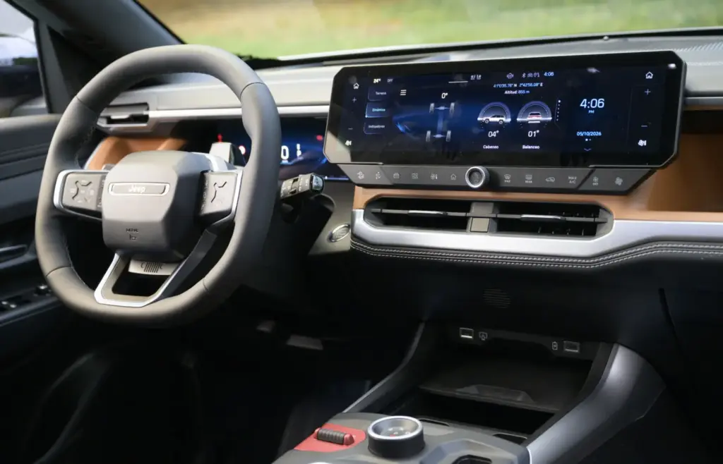Toma de contacto del Jeep Compass 4xe: Un verdadero 4x4, le pese a quien le pese 2 Motor16 jeep compass 4xe prueba motor 16 55 Motor16