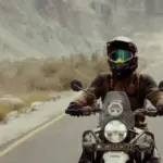 Kawasaki Versys 900 2027: la crossover que estrena 120 CV y radar ADAS