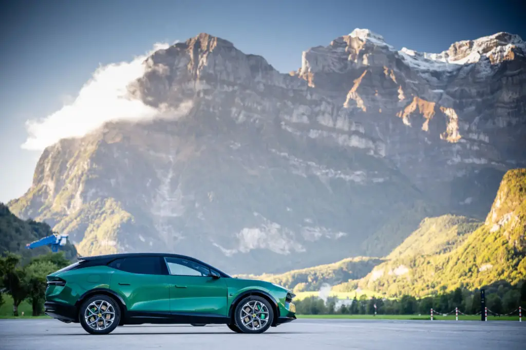 Lotus Eletre X: Este SUV híbrido enchufable de 952 CV ya tiene precio 18 Motor16 lotus eletre x 26 Motor16