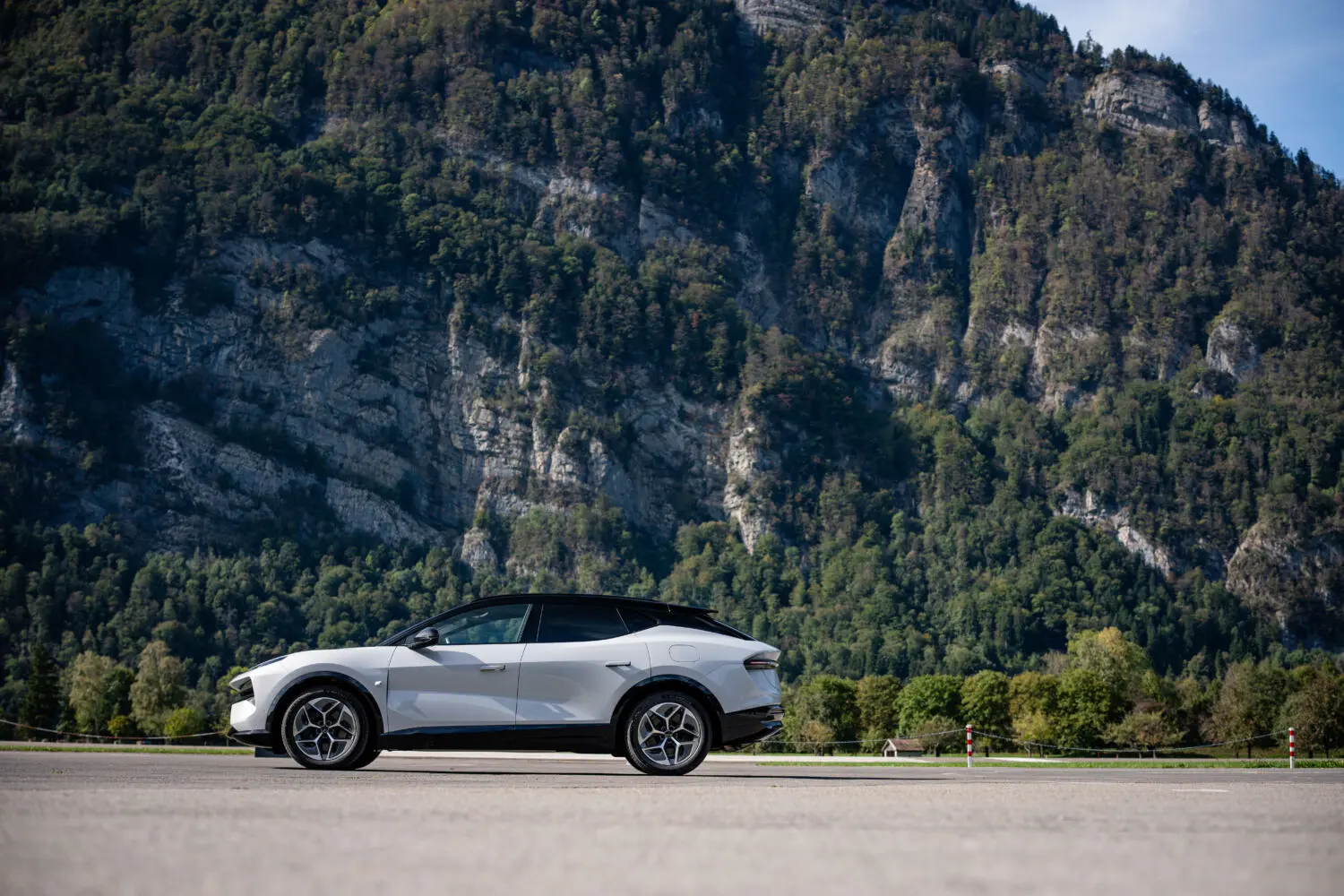 Lotus Eletre X: Este SUV híbrido enchufable de 952 CV ya tiene precio