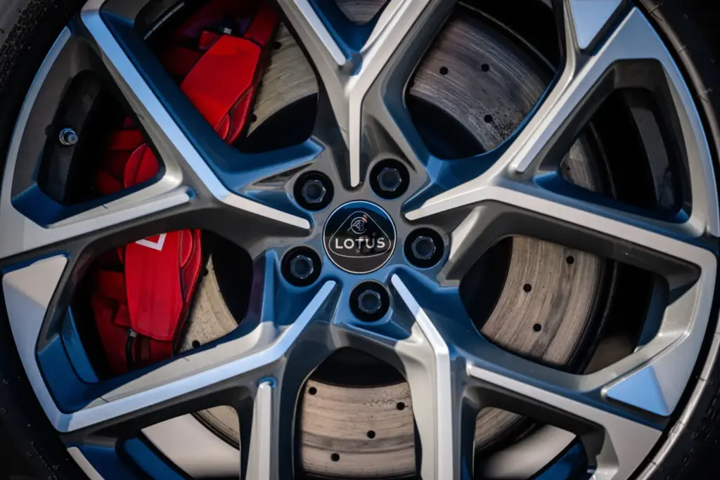 Lotus Eletre X: Este SUV híbrido enchufable de 952 CV ya tiene precio 13 Motor16 lotus eletre x 31 Motor16