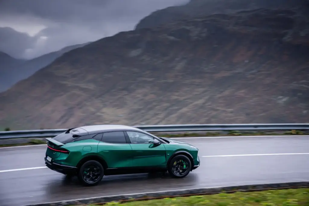Lotus Eletre X: Este SUV híbrido enchufable de 952 CV ya tiene precio 5 Motor16 lotus eletre x 39 Motor16