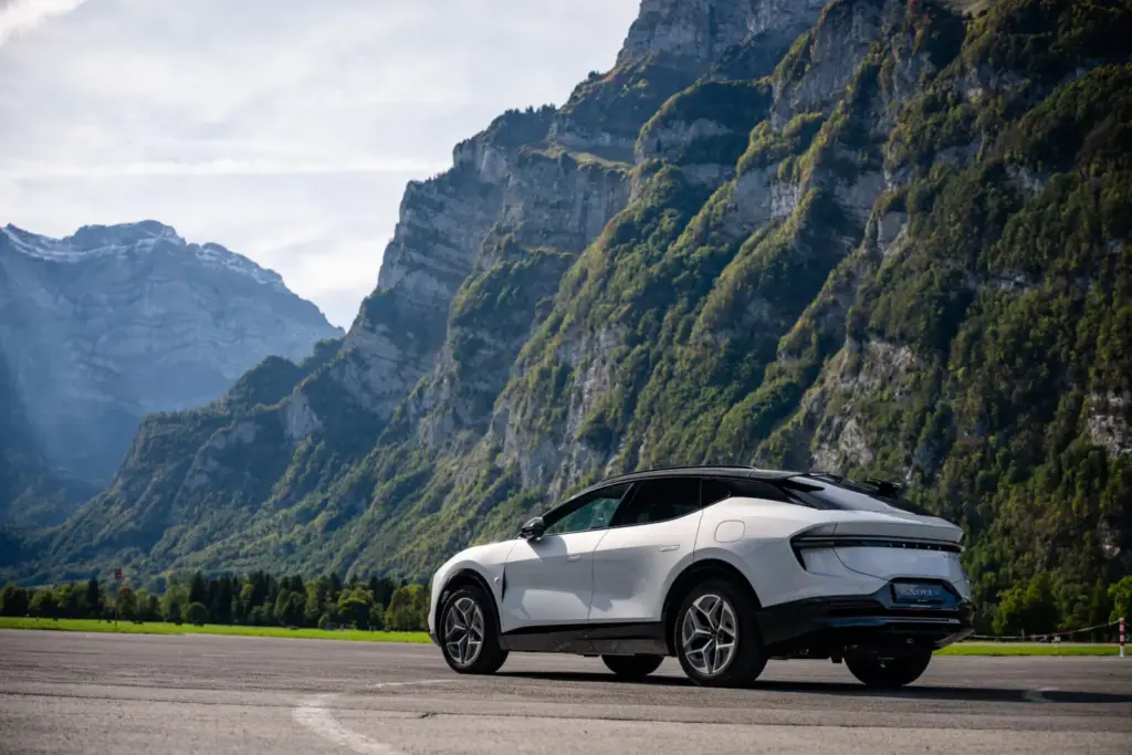 Lotus Eletre X: Este SUV híbrido enchufable de 952 CV ya tiene precio 40 Motor16 lotus eletre x 4 Motor16