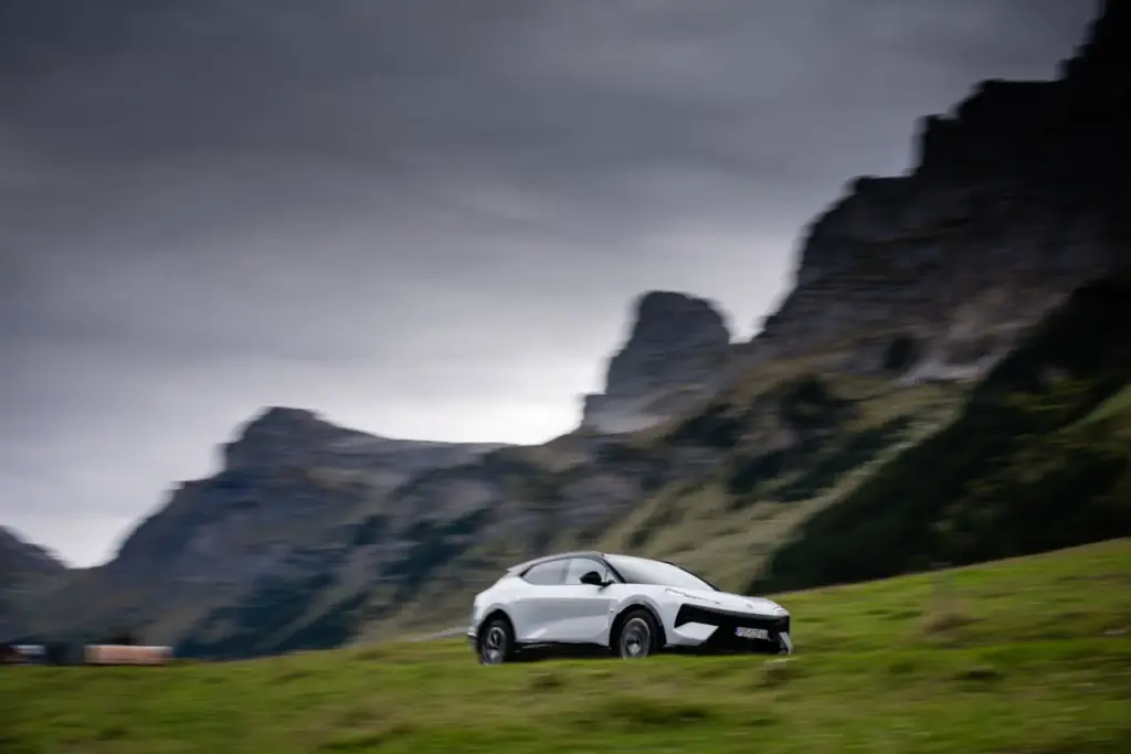 Lotus Eletre X: Este SUV híbrido enchufable de 952 CV ya tiene precio 4 Motor16 lotus eletre x 40 Motor16