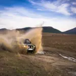 El Mahindra Bolero 4×4 mantiene el chasis de largueros y la robustez de un Clase G por menos de 10.000 €