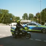 Alemania permite conducir una moto sin casco si lleva techo y cinturones: BMW recupera la fórmula con el Vision CE