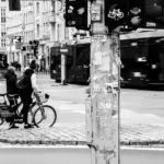 Las nuevas normas DGT ya están en vigor: cambian adelantamientos, cascos y patinetes