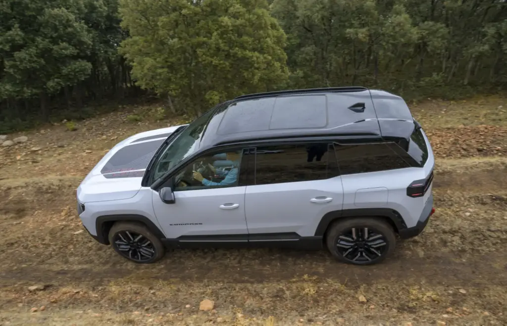 Toma de contacto del Jeep Compass 4xe: Un verdadero 4x4, le pese a quien le pese 3 Motor16 Toma de contacto del Jeep Compass 4xe: Un verdadero 4x4, le pese a quien le pese