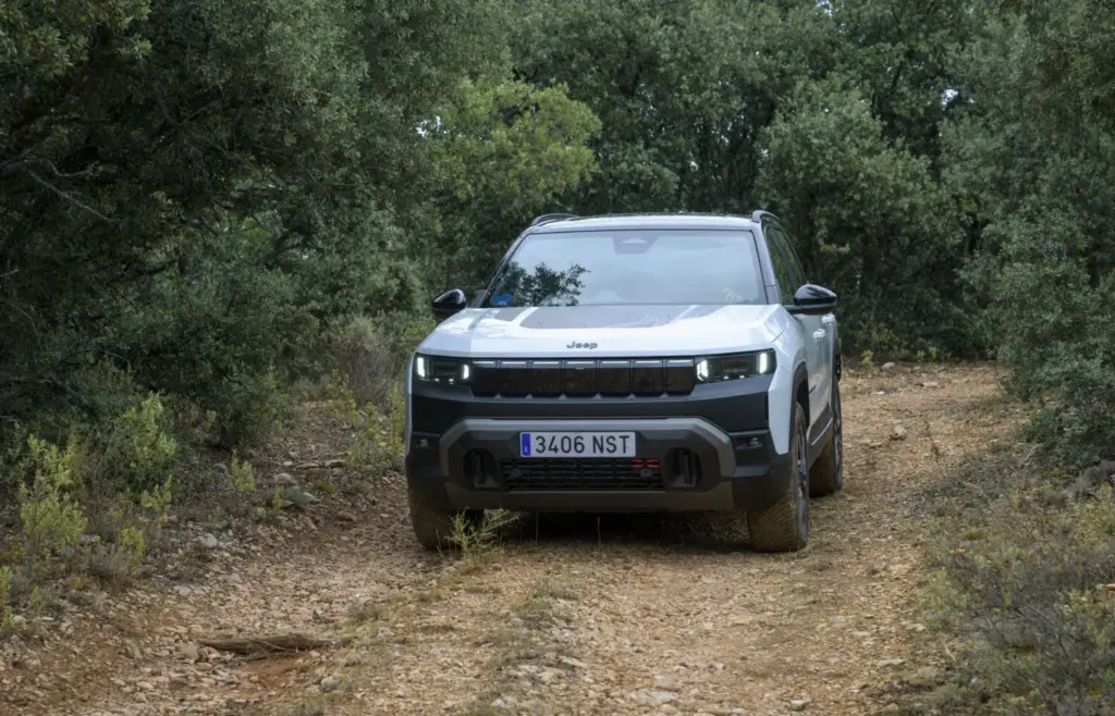 Toma de contacto del Jeep Compass 4xe: Un verdadero 4x4, le pese a quien le pese 13 Motor16 Toma de contacto del Jeep Compass 4xe: Un verdadero 4x4, le pese a quien le pese