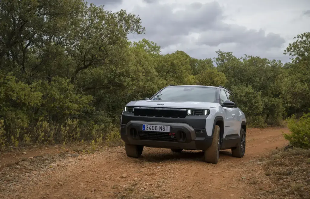 Toma de contacto del Jeep Compass 4xe: Un verdadero 4x4, le pese a quien le pese 12 Motor16 Toma de contacto del Jeep Compass 4xe: Un verdadero 4x4, le pese a quien le pese