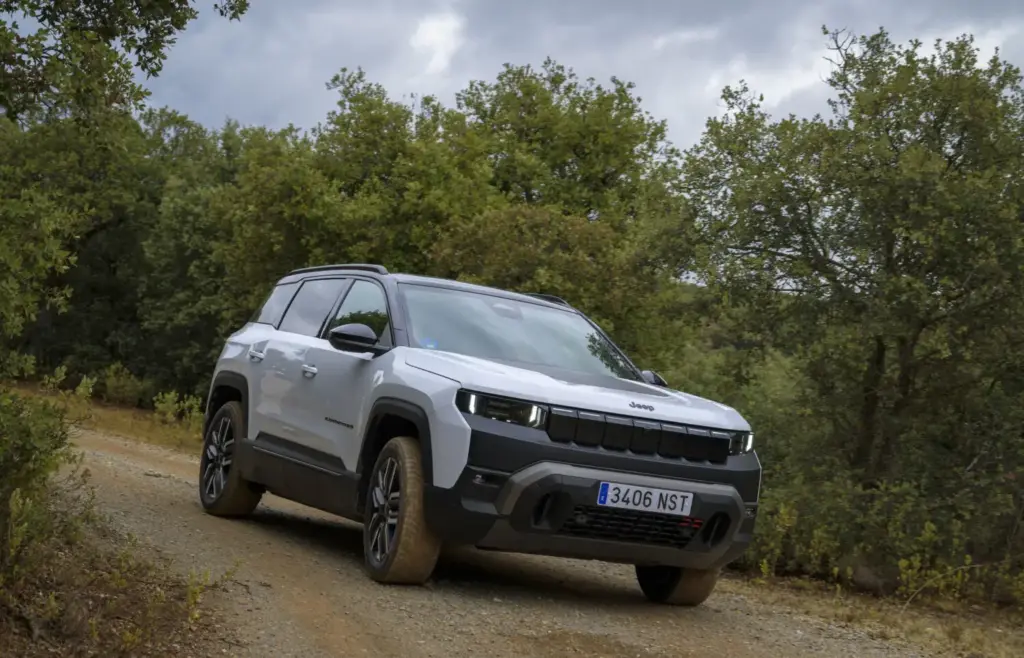 Toma de contacto del Jeep Compass 4xe: Un verdadero 4x4, le pese a quien le pese 8 Motor16 Toma de contacto del Jeep Compass 4xe: Un verdadero 4x4, le pese a quien le pese