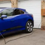 Seguro del coche eléctrico: el ahorro de combustible impulsa las ventas y cambia la cobertura de batería