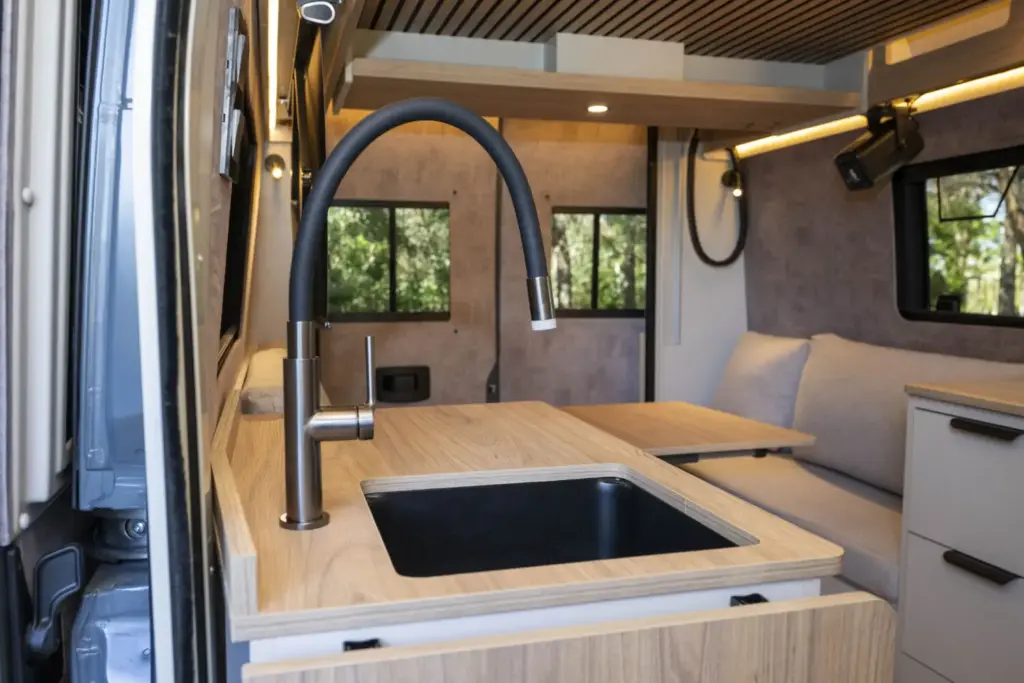 Stellantis Pro One quiere seguir dominando el mercado camper: una de cada dos unidades vendidas en España lleva su sello 99 Motor16 stellantis pro one camper fiat ducato nomade nation 17 Motor16