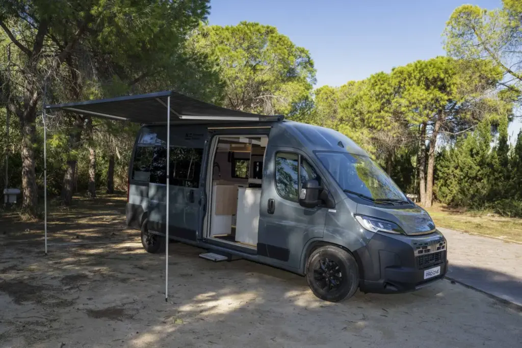 Stellantis Pro One quiere seguir dominando el mercado camper: una de cada dos unidades vendidas en España lleva su sello 84 Motor16 stellantis pro one camper fiat ducato nomade nation 2 Motor16