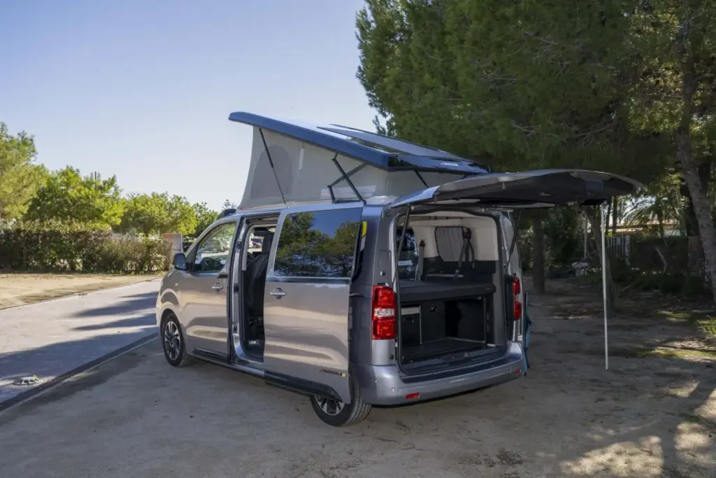 Stellantis Pro One quiere seguir dominando el mercado camper: una de cada dos unidades vendidas en España lleva su sello 54 Motor16 stellantis pro one camper opel zafira tinkervan 12 Motor16