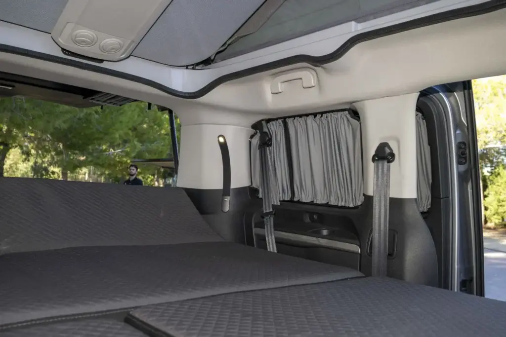 Stellantis Pro One quiere seguir dominando el mercado camper: una de cada dos unidades vendidas en España lleva su sello 66 Motor16 stellantis pro one camper opel zafira tinkervan 21 Motor16