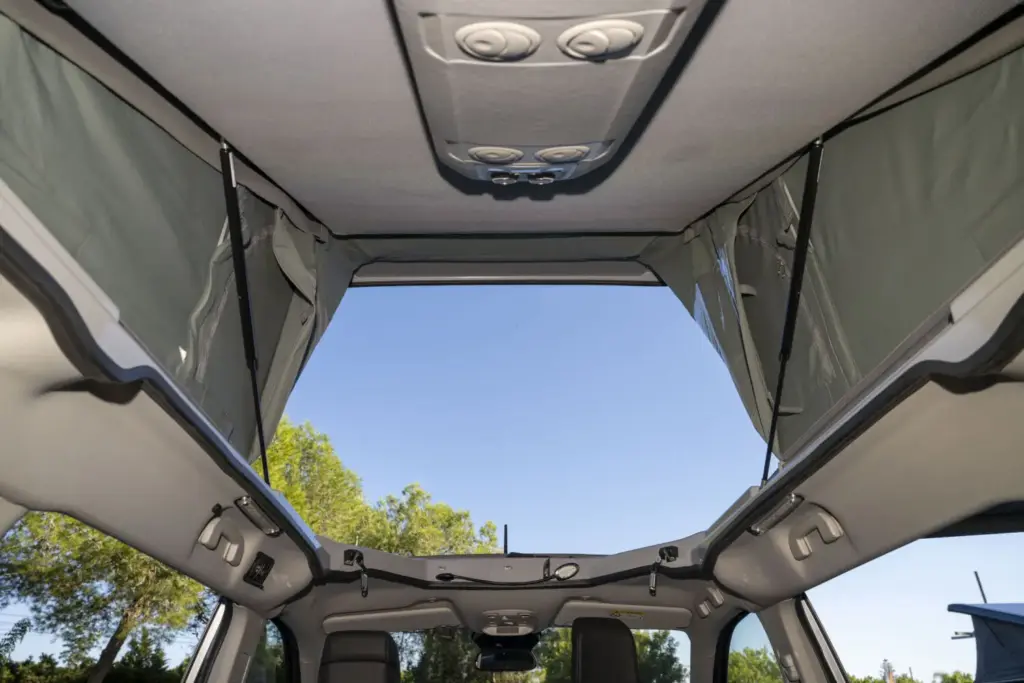 Stellantis Pro One quiere seguir dominando el mercado camper: una de cada dos unidades vendidas en España lleva su sello 11 Motor16 stellantis pro one camper opel zafira tinkervan 22 Motor16