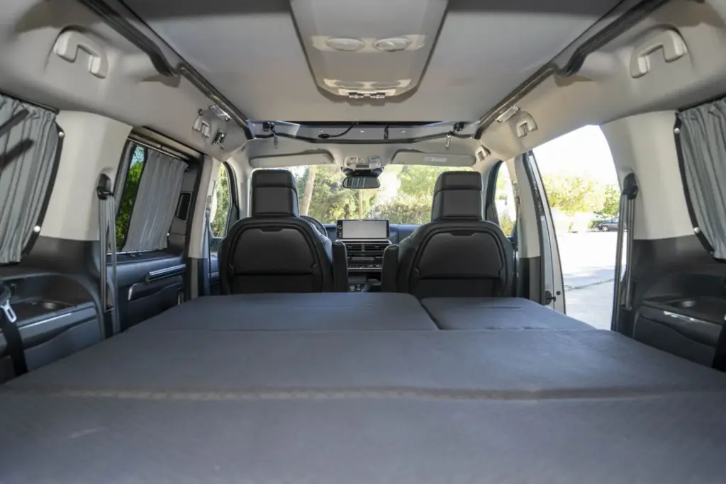 Stellantis Pro One quiere seguir dominando el mercado camper: una de cada dos unidades vendidas en España lleva su sello 9 Motor16 stellantis pro one camper opel zafira tinkervan 5 Motor16