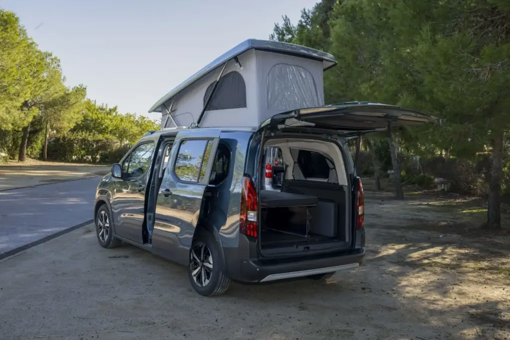 Stellantis Pro One quiere seguir dominando el mercado camper: una de cada dos unidades vendidas en España lleva su sello 26 Motor16 stellantis pro one camper peugeot rifter tikervan 18 Motor16