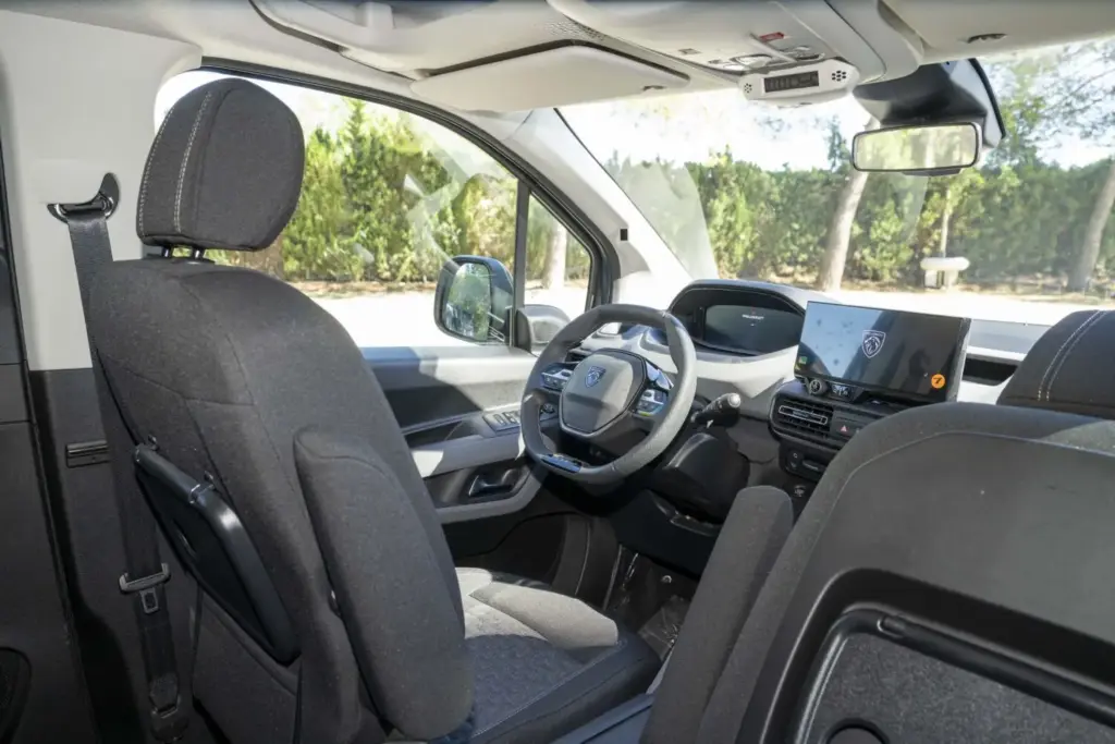 Stellantis Pro One quiere seguir dominando el mercado camper: una de cada dos unidades vendidas en España lleva su sello 40 Motor16 stellantis pro one camper peugeot rifter tikervan 4 Motor16