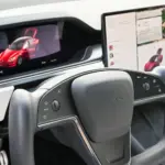 Tesla renueva el Model 3: pantalla central más grande y 18 CV extra en la versión Performance