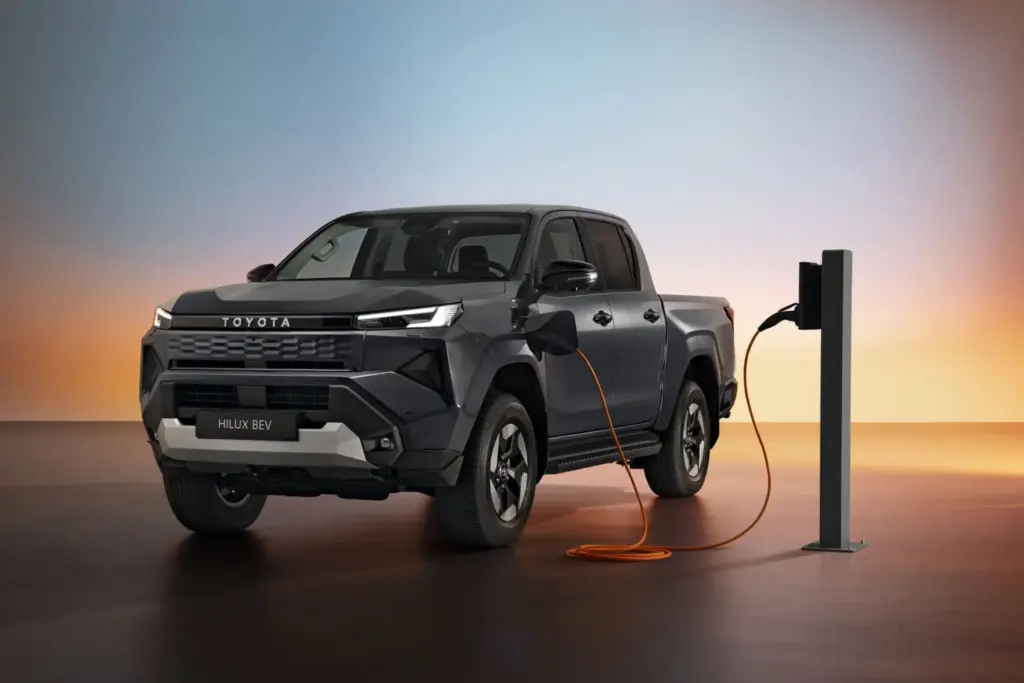 El nuevo Toyota Hilux llega como eléctrico e híbrido ligero 2 Motor16 El nuevo Toyota Hilux llega como eléctrico e híbrido ligero