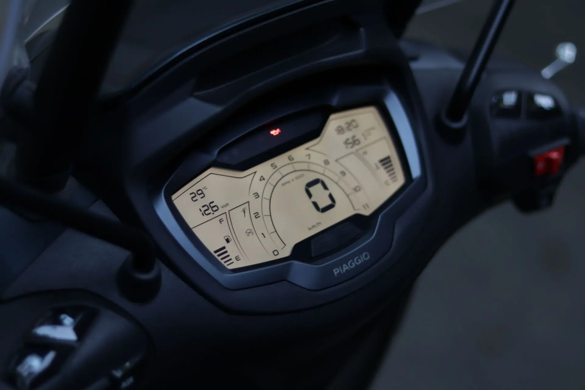 Voge SR450X radar y cámara por 6.288 €: el ADAS que vigila tu ángulo muerto en moto 1 Motor16 ADAS en moto
